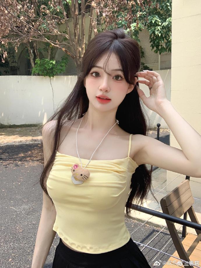 小妇人 封面